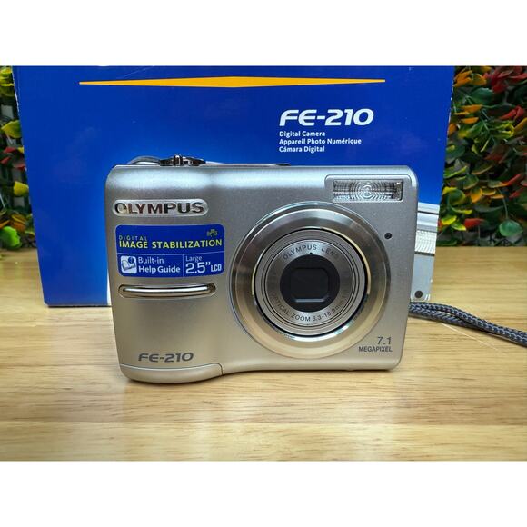 Olympus FE-210 Digital Camera 7.1 MP + Strap + OEM Cables (TESTED) Silver AA Bat - Picture 3 of 10